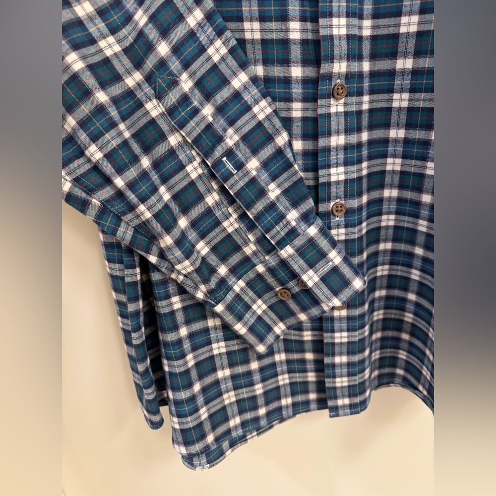 Charles Tyrwhitt Men's Classic Fit Button-Down Shirt. 100% Cotton. Size Large - Picture 3 of 11